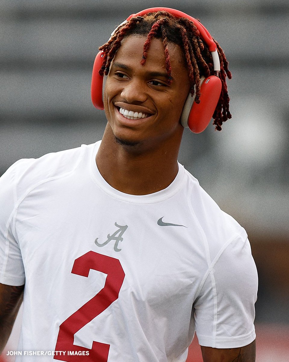 espn's tweet photo. "He's an old soul. People are like, 'He's so mature to be 17.'"

An in-depth look at the meteoric rise of Alabama's Ryan Williams ☄️ 

More: https://t.co/dmDnfBPRCF https://t.co/mWzyRuT8uB