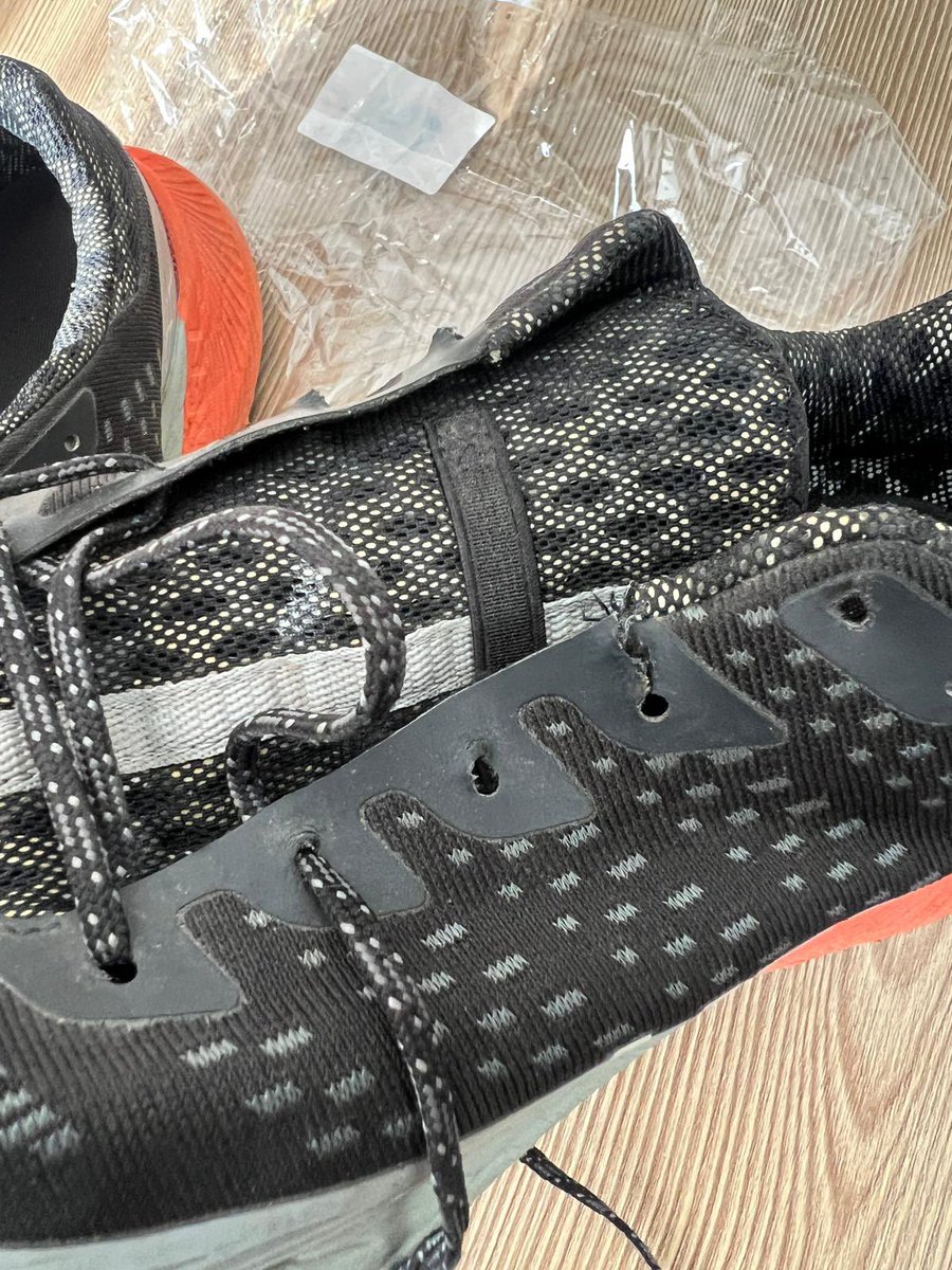 Bir çift ayakkabıya 6 bin TL veripte 2 ay kullanamamak. Sorumsuz firmalar <a href="/boyneronline/">Boyner</a> <a href="/TahtaliRunToSky/">Corendon Tahtalı Run To Sky</a> <a href="/SalomonSports/">Salomon</a>