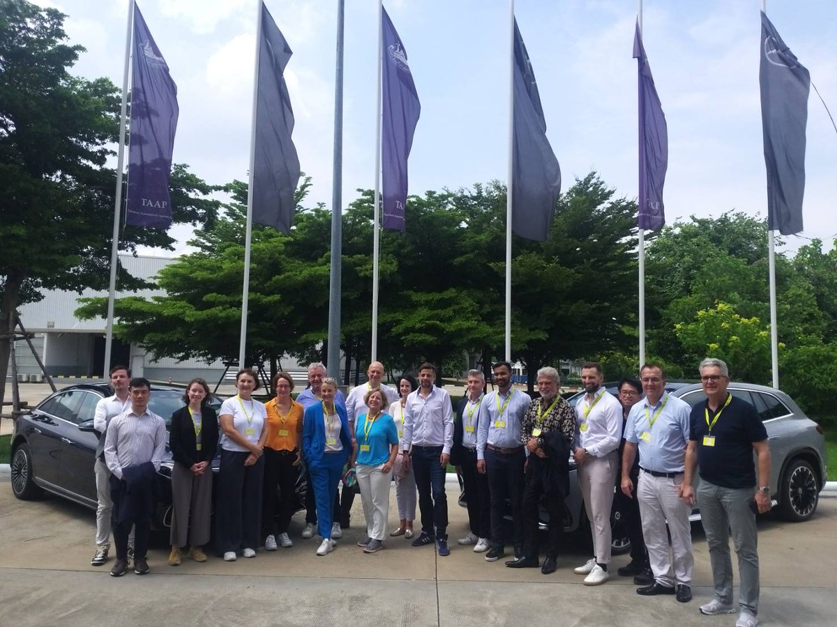 GermanThaiChamb's tweet photo. On their last day in 🇹🇭, the delegation of the trade mission🇩🇪 headed by @WM_BW Dr Hoffmeister-Kraut MdL visited 1) #MercedesBenz Manufacturing to explore the HV-Battery plant & 2) #Guehring for the company's workshop of precision tools #GTCCmembers #PartnerInThailand https://t.co/USBG7qb5BM
