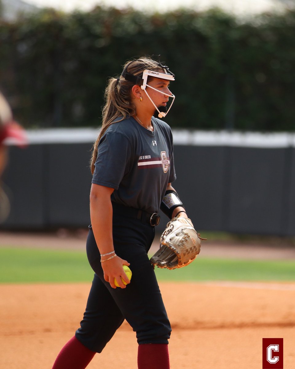 CofCSoftball's tweet photo. Weekend ready 💪

#TheCollege 🌴🥎 https://t.co/UhsWuHlfw0