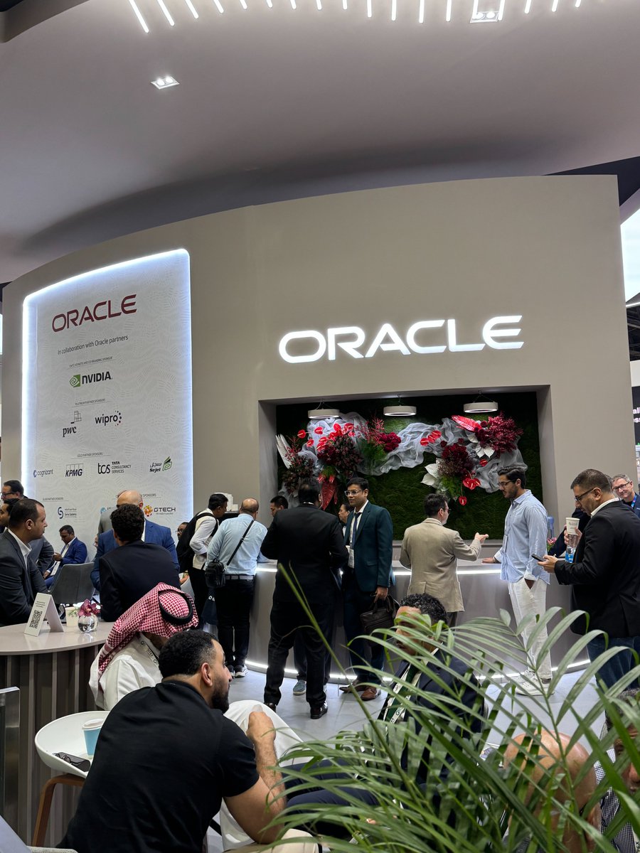 beewebsystems's tweet photo. It has been 4 amazing days at #GITEX2024 filled with groundbreaking innovation, new connections, and promising opportunities. 📷

Given our huge experience in the startup field, it was great to visit #ExpandNorthStar2024 and meet successful startup founders there. 📷

#Gitex https://t.co/wIScynVvKg
