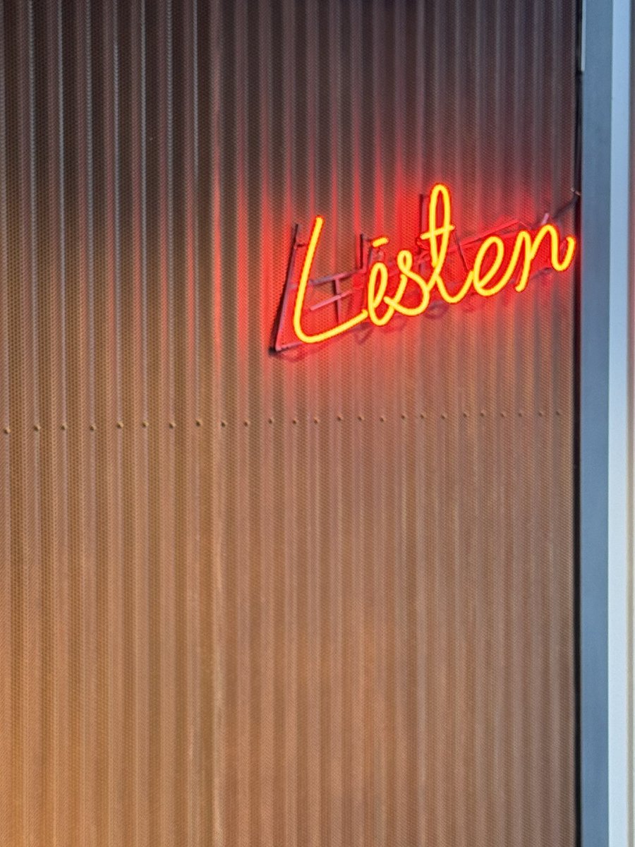 haru47100177's tweet image. 今回の渡韓で楽しみにしていた
Music Libraryへ
去年？か一昨年にお友達と行き
お隣のアートライブラリー1Fにははいれたのですが
テテが行ったmusic libraryはヒョンデカードが無いと入れなかったのです😢
でも今回入れるってことで行ってみました💓

#musiclibrary #V #テヒョン