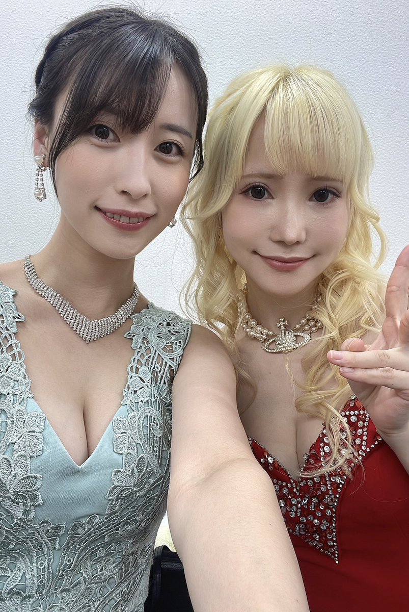 Risako_Kaji's tweet photo. てんパイQUEEN season X
私は#2に出演します👑
オンエアは11月22日（金）22:00~
CSテレ朝チャンネル2にて放送！
同卓者の亜樹さん、千瑛さん、赤木さんと📸　
最高位戦組でも撮ってもらいました☺️
#てんパイクイーン10 https://t.co/aP5MZ1AQpF