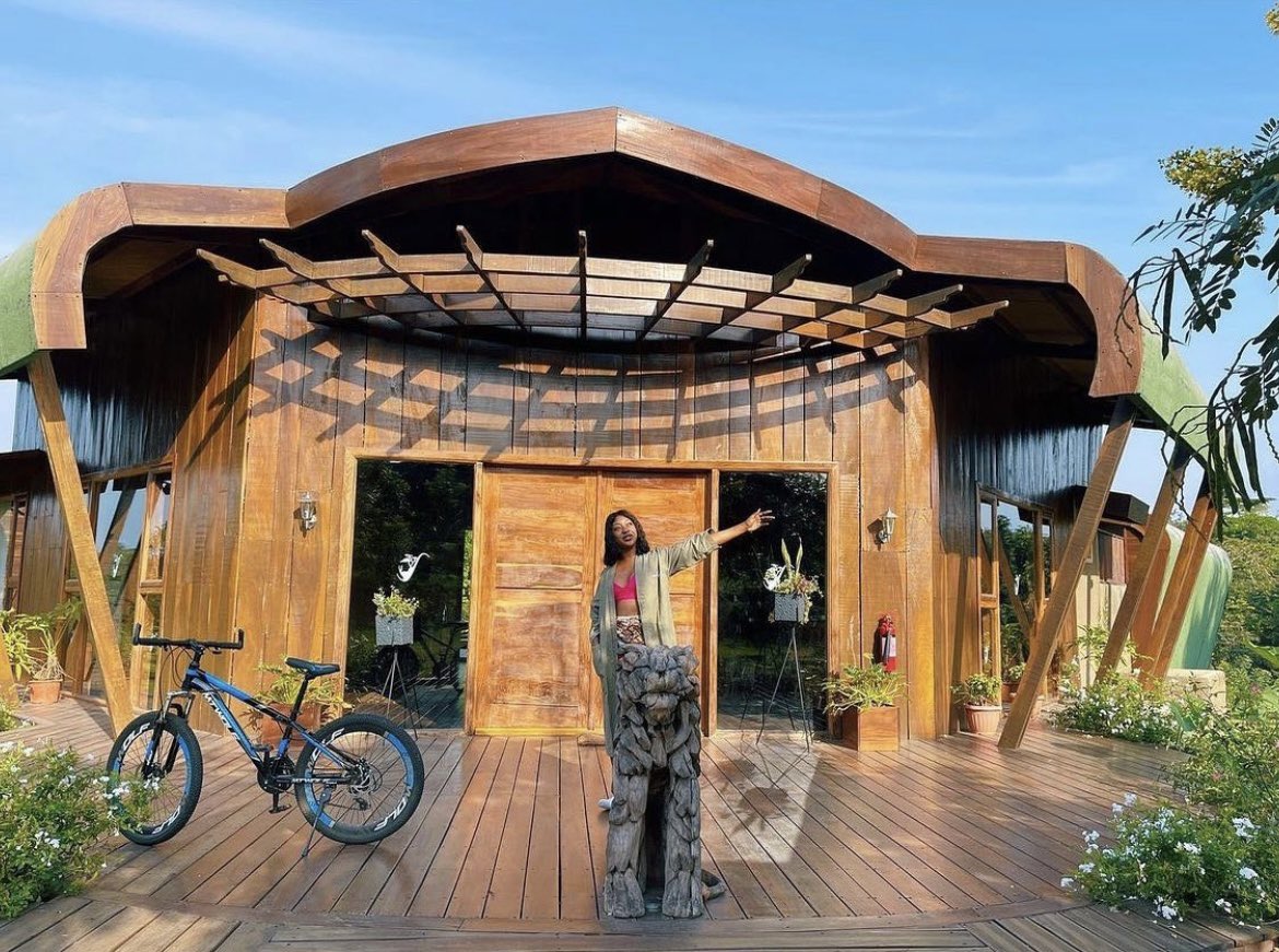 It’s the perfect time for an adventure! Escape to <a href="/safarivalley/">safarivalley</a> this weekend and immerse yourself in nature’s beauty. Unwind, explore, and create unforgettable memories. Book your stay now and make this weekend one for the books! 🦓🦙🦢✨ #SafariValleyResort #WeekendGetaway