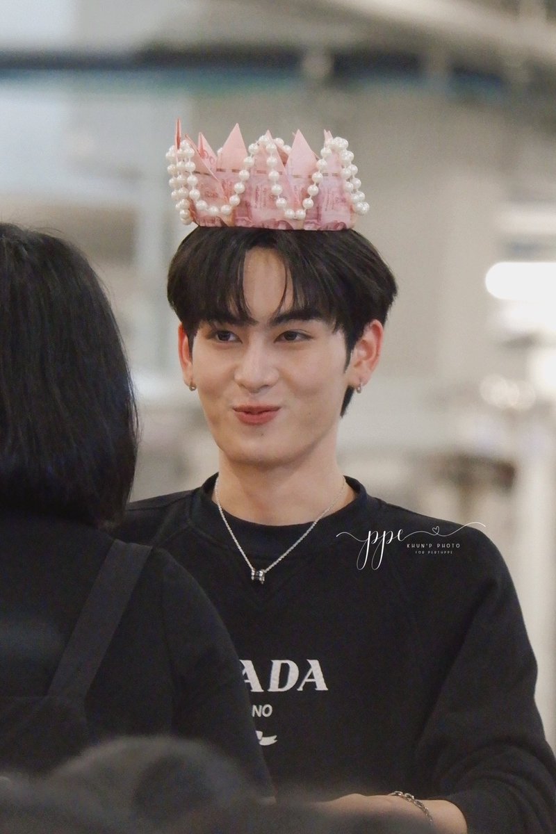 KhunP_photo's tweet photo. มายบอยย~ 👑👑

PERTHSANTA X BOOKEXPO
#BookExpo2024xPS 
#KDPPE #PerthTanapon 
#Santapp #PerthSanta
#เพิร์ธแซนต้า https://t.co/klsI2Jvwav