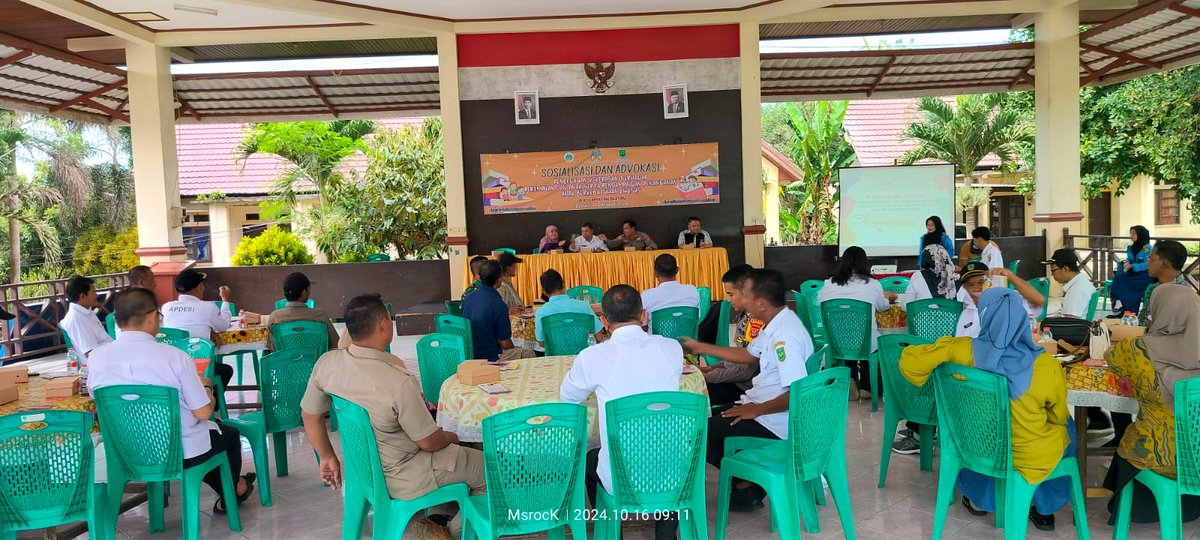Trd0902's tweet photo. Pendim0902BERAU - Kekerasan terhadap perempuan dan anak merupakan persoalan serius, untuk Atasi permasalahan ini Babinsa Koramil 09/Biatan Sertu Aidil ikut berpartisipasi dalam Giat sosialisasi dan advokasi, bertempat di Pendopo Kantor Camat Biatan Kab. Berau. Rabu (16/10/2024). https://t.co/LltM6JFE0s