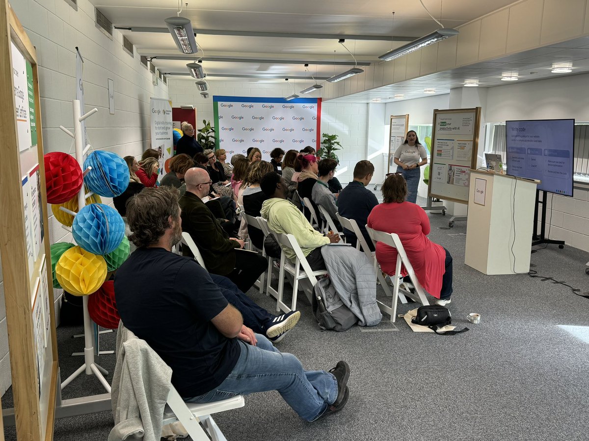 Dan_Martin's tweet image. Fantastic day helping to manage the Google Digital Garage event for @e_nation in Great Malvern at the impressive Malvern Hills Science Park. 

Brilliant group of local business owners getting expert digital tips, and great to be joined by local MP @hbaldwin 

#GoogleDigitalGarage