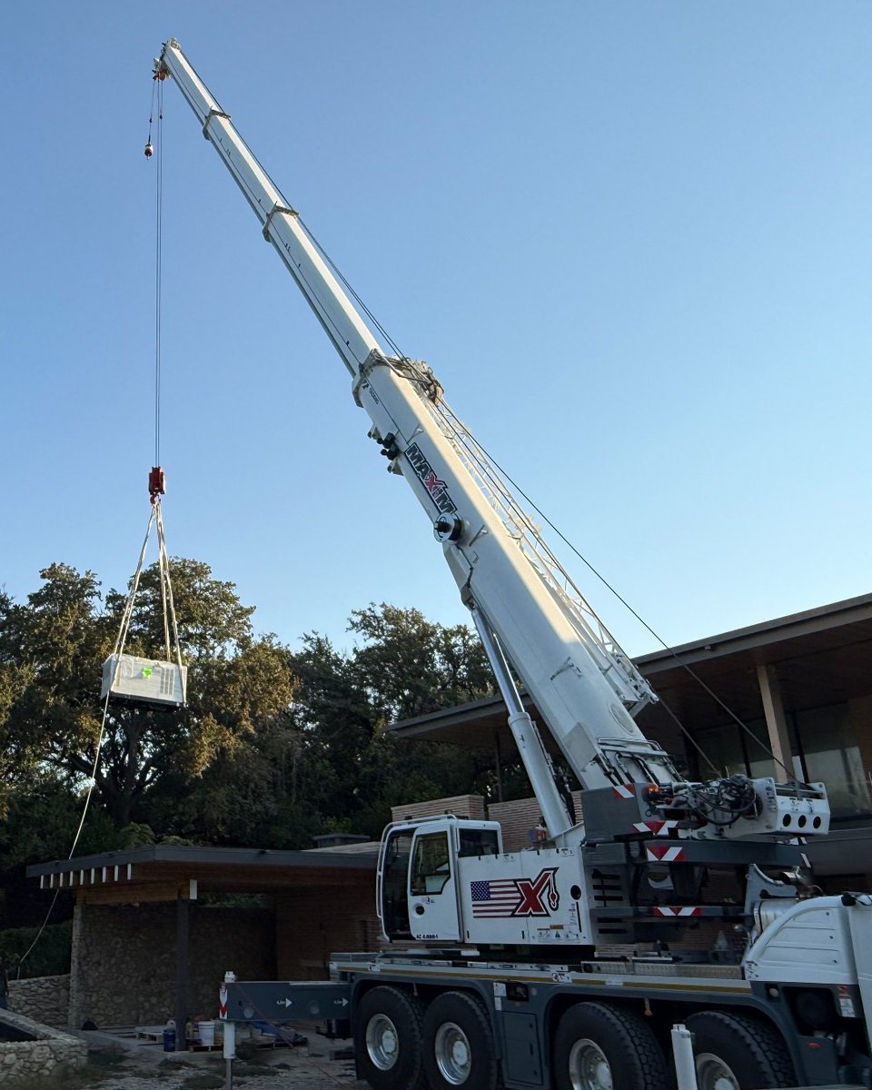 Maxim Crane Works tweet media