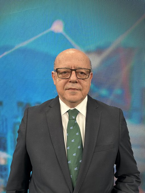 Este año estamos por llegar a los 95 millones de turistas al año. Destaquemos que es la primera industria del país y nos sirve para pagar pensiones, sanidad, estructuras, entre otras cosas. #SantiagoVallejos Presidente de <a href="/AEPTURISMO/">A.E.P.T.</a> nos trae las novedades <a href="/RadioMARCA/">Radio MARCA</a> <a href="/Paralelo20/">Paralelo20</a>