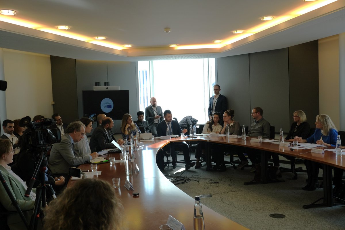 ESWInfluenza's tweet photo. ESWI Member @GeorgeKassianos participated in the #EUFluDay at the @Europarl_EN, highlighting the importance of vaccines against #influenza #COVID19 & #RSV and underlining importance of data surveillance and digitalisation in achieving 75% vaccination uptake for all three viruses. https://t.co/56Gtq4gQQ7