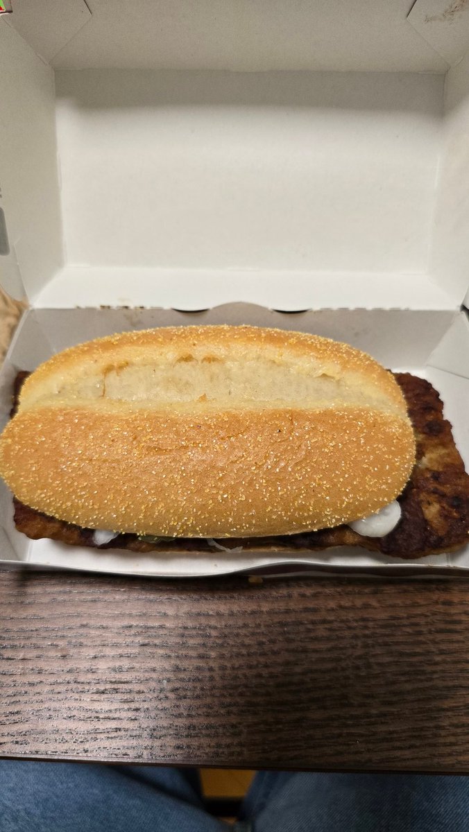 Jamasterjay's tweet photo. @McDonalds what is this!? So disappointing! #McRib https://t.co/GzUXQgMevf