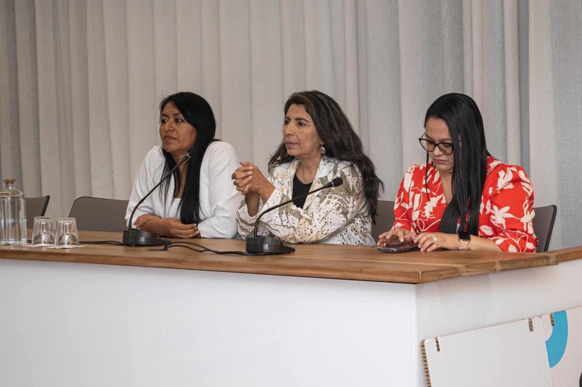 <a href="/AnguloXelo/">Xelo Angulo</a> <a href="/PedroCarceller/">Pedro Carceller</a> <a href="/generalitat/">Generalitat</a> <a href="/rogerxativa/">Roger Cerdà i Boluda</a> <a href="/Xativa/">Ajuntament de Xàtiva</a> <a href="/CEPAMQuito/">CEPAM Quito</a> <a href="/GVAIgualtat/">GVAIgualtat</a> <a href="/fvmpendirecto/">FVMP</a> <a href="/CONFOCOS/">Confederación Fondos de Cooperación y Solidaridad</a> <a href="/CooperacionESP/">Cooperación Española</a> <a href="/SusanaCamarero/">Susana Camarero</a> <a href="/esteveordi/">Esteve Ordiñana</a> 📊Entre els resultats del projecte destaquen la implantació d’Agendes d’Igualtat en 10 localitats de l’Equador; l’enfortiment de les capacitats i de la participació de dones electes; l’assistència tècnica; i l’aprenentatge i empoderament en els diferents espais d’intercanvis