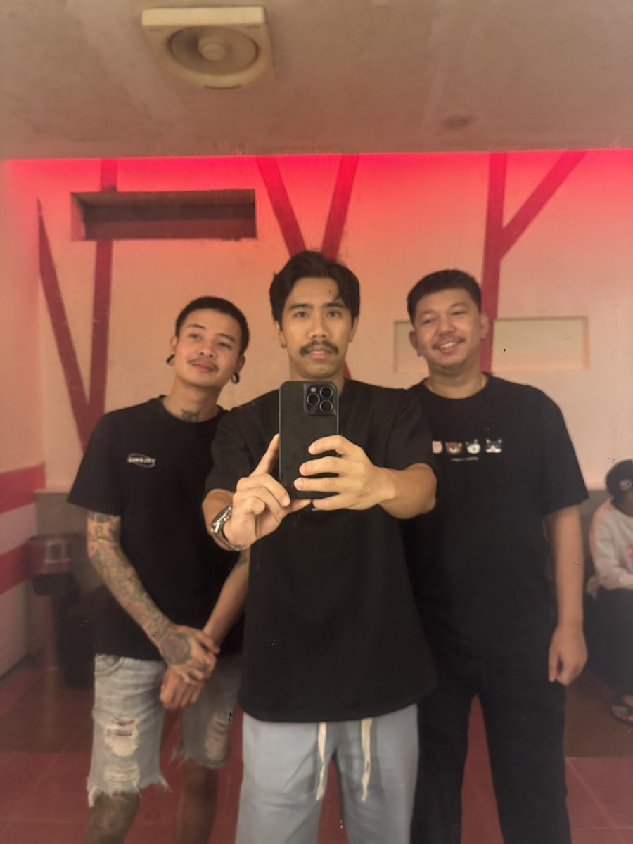 CallLapse's tweet photo. เรามา3คน #Fwb ถ้าไม่รบกวน มารักกันก็ได้🤭😜 https://t.co/aM2DjKFF3y