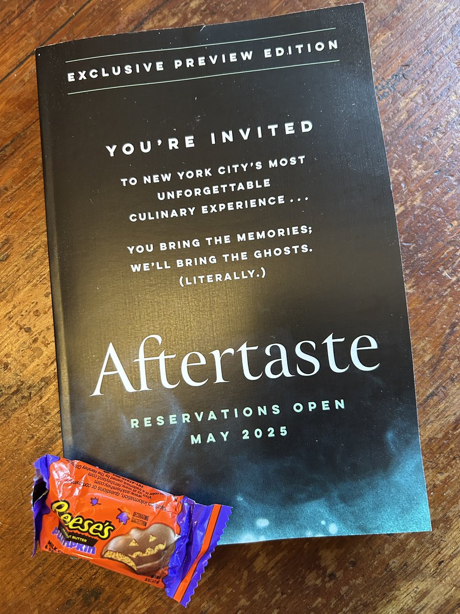 MargueriteTurl2's tweet photo. Thank you so much to @bookpubgal and @simonschuster for this fun #bookmail ! Food and ghosts? C’mon! This is a no brainer for me!! And thanks for the goodie!! https://t.co/qJgOtEz5Hm