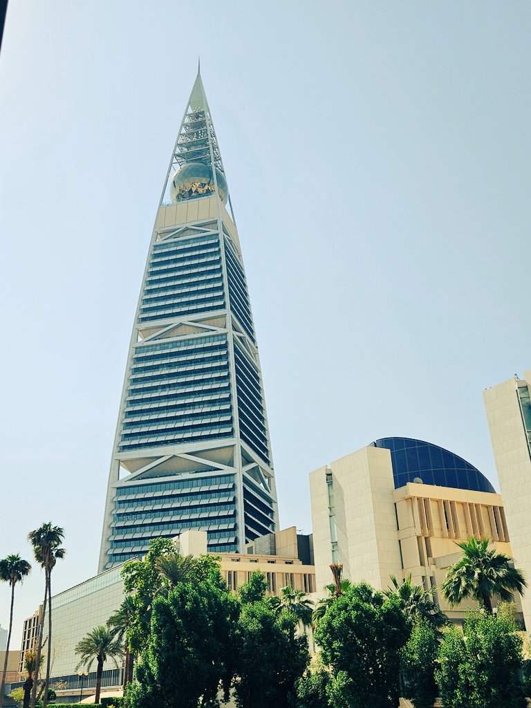 SaleemSk796's tweet photo. 🤍  Lovely surroundings and a fantastic view of the Tower of the Saudi Kingdom in Riyadh  🇸🇦

Streets of Riyadh absolutely Beautiful 😍 https://t.co/QGh7BKaGgJ