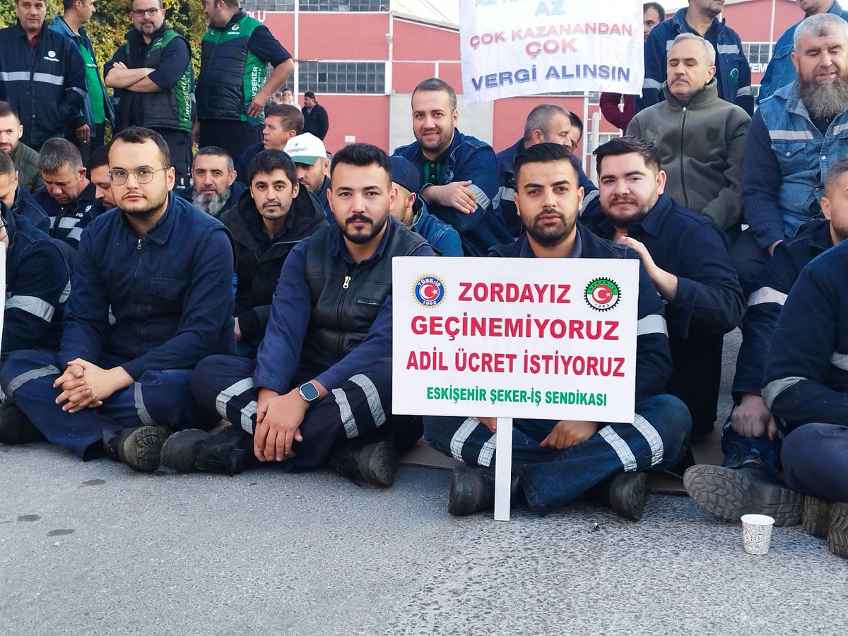 DokuzlarHamit's tweet photo. #zordayizgecinemiyoruz https://t.co/jKXilIjVCT