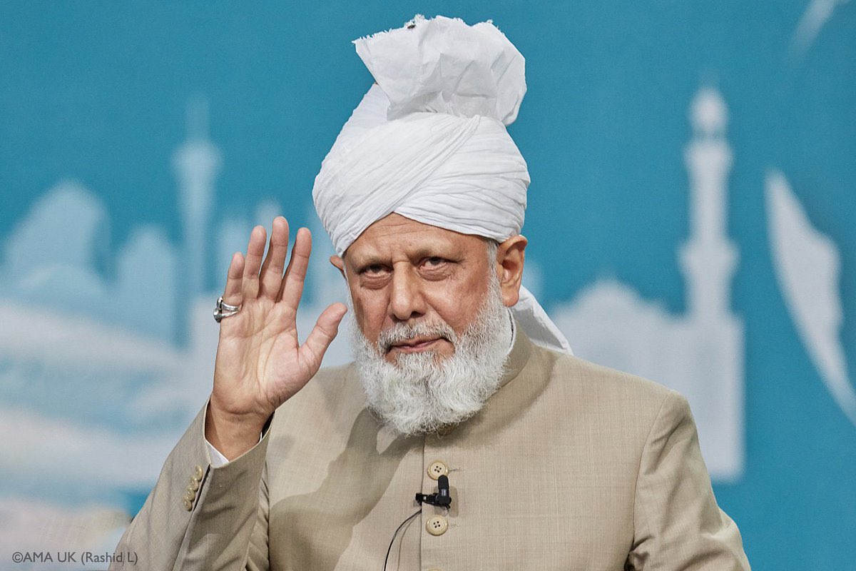 SultanAChoudhr1's tweet photo. Friday Sermon Today 🎙
Festivities in the Muslim World 

____100 years of London's First Mosque 

The Caliph recaptures the historic moments leading to its foundation in 1924. 

 اسلام کا سورج ہو گا مغرب سے طلوع 🌞 https://t.co/Gx12QHJbHv