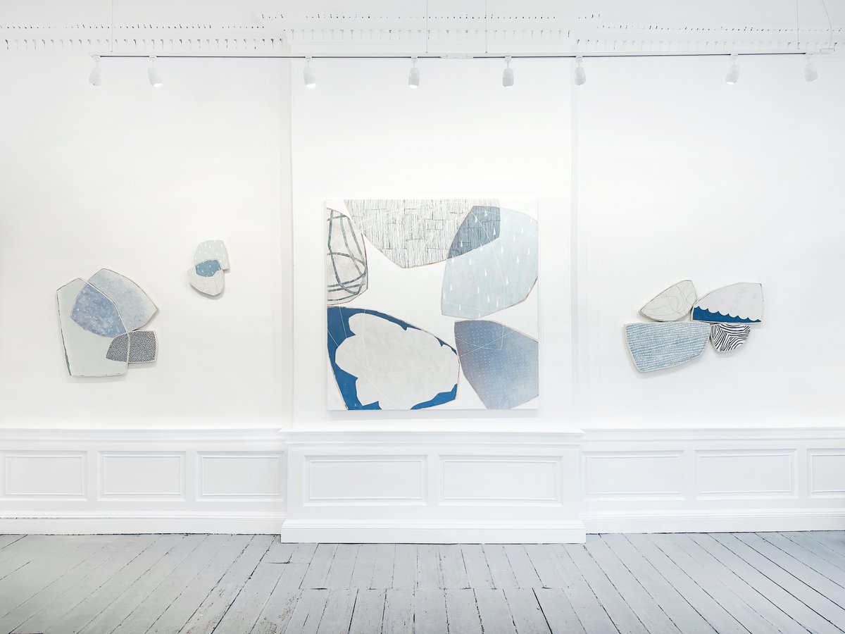 On view:
Karine Léger
Found Shapes
5 - 30 October 2024

Inspired by the interplay of lines and forms, each piece evolves from the memory of a place, shaped by repetition, mark-making, and negative space.

View the exhibition online: andgallery.co.uk/exhibitions/10…