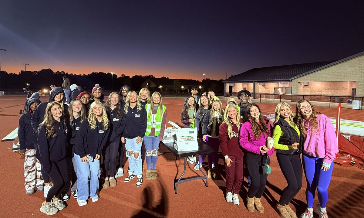 So much fun being out with our Collierville High School Pom, cheer, student government, and Crazies early this morning for their segments live on <a href="/ABC24Memphis/">ABC24 Memphis</a>. Go Dragons! <a href="/cville_schools/">Collierville Schools</a> <a href="/GoDragonsGo_/">TheVille Athletics</a>