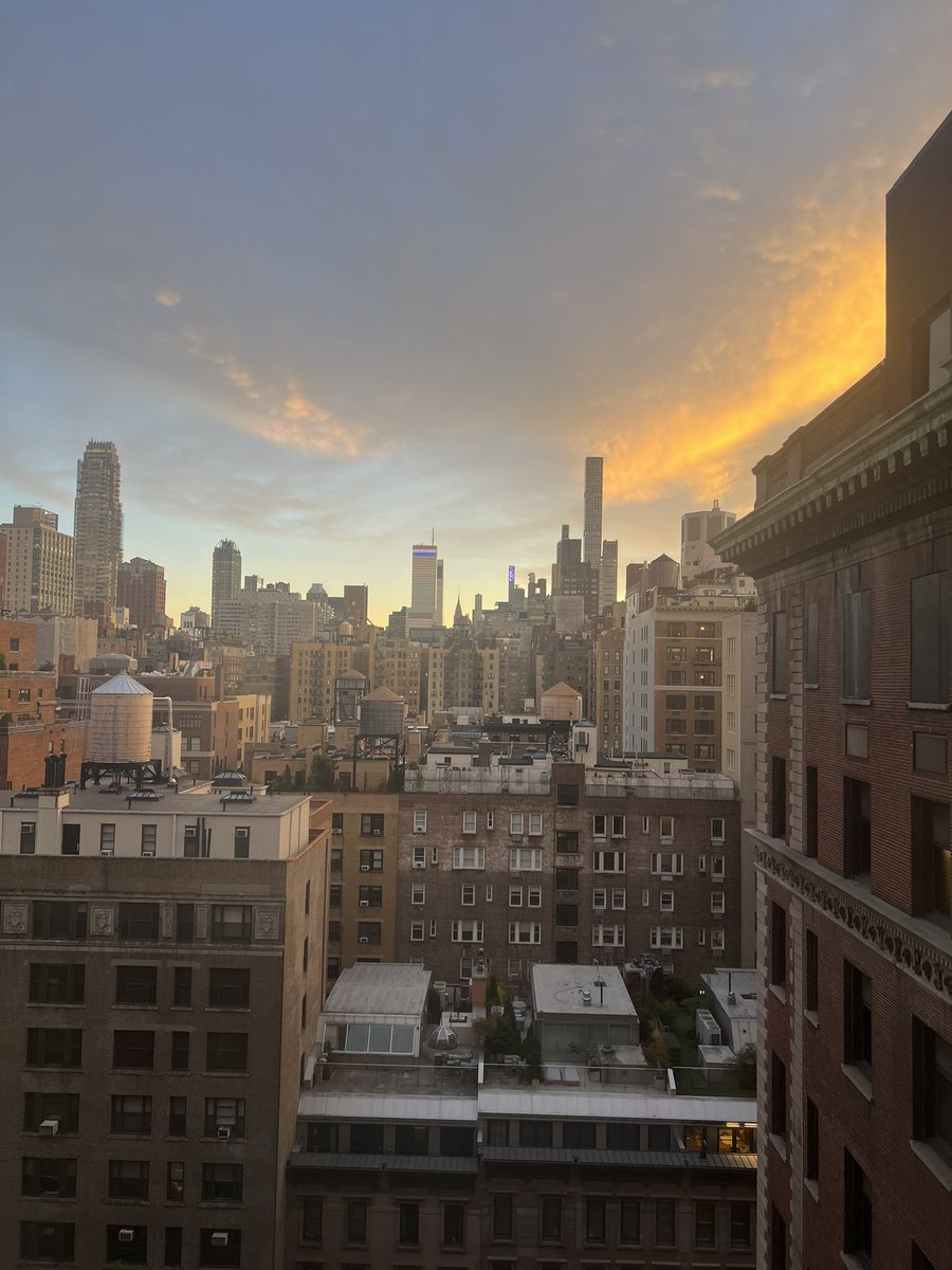 Danni Feng (@dannifengmed) on Twitter photo View from pre-op <a href="/lenoxhill/">Lenox Hill Hospital</a>. I feel lucky to be able to care for the people of this magical city. <a href="/LHHUrology/">@LenoxHillUrology</a> View from pre-op <a href="/lenoxhill/">Lenox Hill Hospital</a>. I feel lucky to be able to care for the people of this magical city. <a href="/LHHUrology/">@LenoxHillUrology</a>