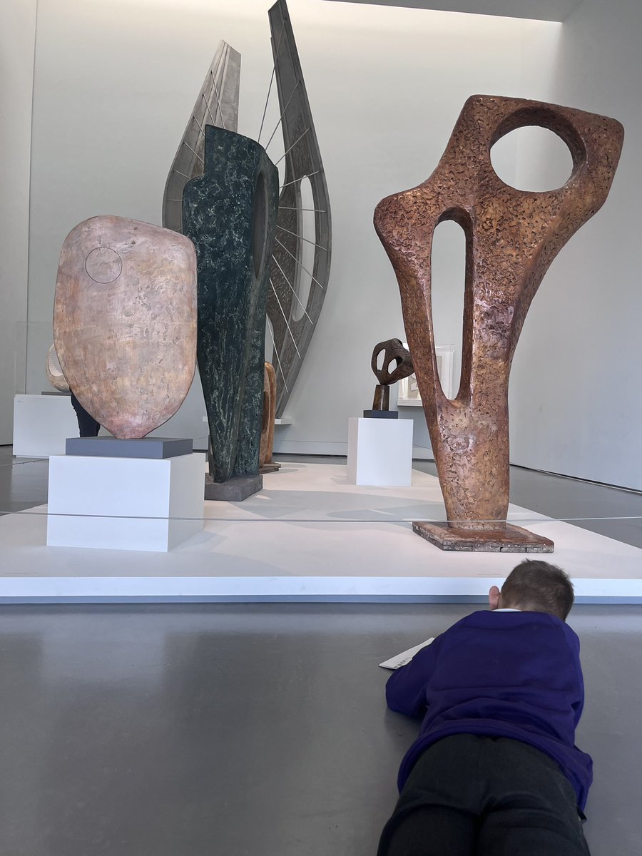 Year 6 have had a fantastic trip the The Hepworth art gallery in Wakefield this week. What an incredible opportunity to see Barbara Hepworth’s art and creat their own clay sculpture inspired by her.