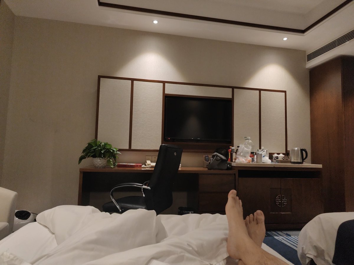 HammerMCB's tweet photo. 就这样躺了一下午，我要发霉了… https://t.co/ODCIS3VQC5
