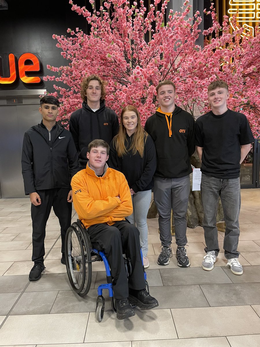 We were delighted to get some of our youth athletes together for a meet up last night to mark 10 years of the QTS Youth Athlete Programme!

Thanks to everyone who made it along to catch up over some bowling, dinner and a few good laughs.

#youthathletes #athletes