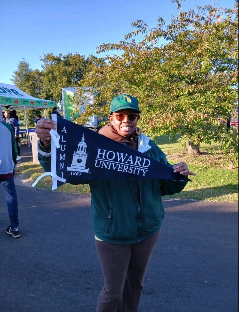 Spartans are everywhere. 
Representing at the <a href="/DoTheHowardWalk/">HowardUniversityWalk</a> Homecoming Walk this morning in the DMV. 💚💛 

#NSUAA | #NSU | #Reload | #Repeat | #Norfolkstate | #NorfolkStateUniversity | #Behold | #GoldStandard 🔰 |#hbcupride