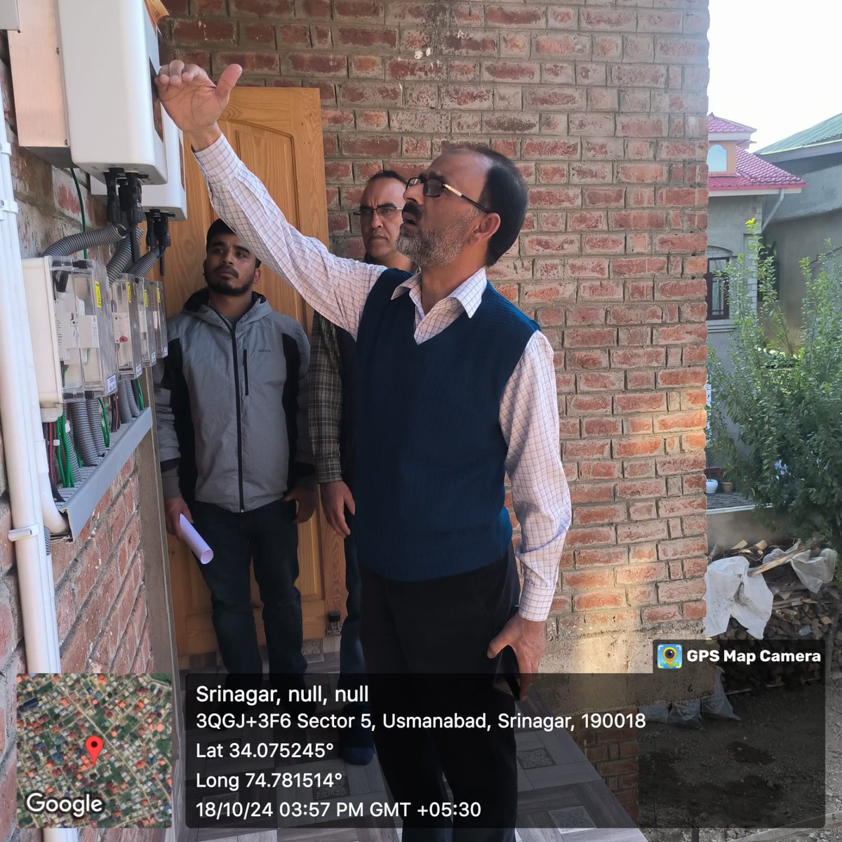 Official account of KPDCL (@kpdclofficial) on Twitter photo Now, this is a Jumbo Solar!👇
#KPDCL #ESD📍Watalkadal commissions 8 kW RTS under #pmsuryaghar at the residence of Sh. Asif I. Zargar (ID: 0203010021335), at Iqbal Abad, Bemina.
His billing worries are almost over.
<a href="/diprjk/">Information & PR, J&K</a> <a href="/OfficeOfLGJandK/">Office of LG J&K</a> <a href="/DullooAtal/">Atal Dulloo</a> <a href="/mnreindia/">Ministry of New and Renewable Energy (MNRE)</a> <a href="/GreaterKashmir/">Greater Kashmir</a> Now, this is a Jumbo Solar!👇
#KPDCL #ESD📍Watalkadal commissions 8 kW RTS under #pmsuryaghar at the residence of Sh. Asif I. Zargar (ID: 0203010021335), at Iqbal Abad, Bemina.
His billing worries are almost over.
<a href="/diprjk/">Information & PR, J&K</a> <a href="/OfficeOfLGJandK/">Office of LG J&K</a> <a href="/DullooAtal/">Atal Dulloo</a> <a href="/mnreindia/">Ministry of New and Renewable Energy (MNRE)</a> <a href="/GreaterKashmir/">Greater Kashmir</a>
