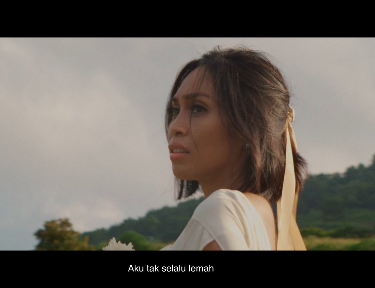 KotaroK99's tweet photo. Shoot mana MV ni Kak @DayangNurfaizah
Part ombak datang dekat tu one take ke? lawooo ๐ฅนโค๏ธ https://t.co/92ktqvsPdg