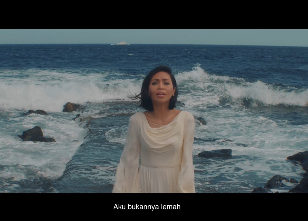 KotaroK99's tweet photo. Shoot mana MV ni Kak @DayangNurfaizah
Part ombak datang dekat tu one take ke? lawooo ๐ฅนโค๏ธ https://t.co/92ktqvsPdg