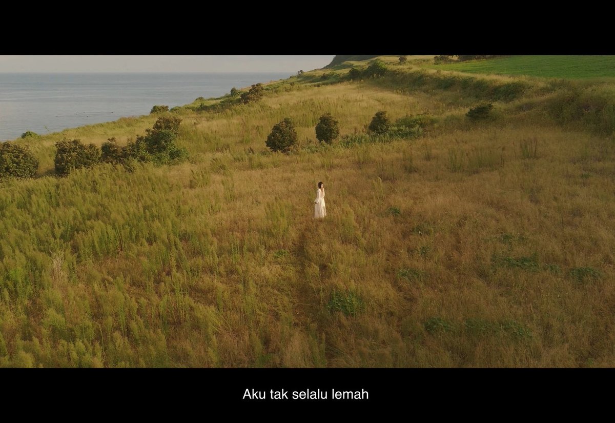 KotaroK99's tweet photo. Shoot mana MV ni Kak @DayangNurfaizah
Part ombak datang dekat tu one take ke? lawooo ๐ฅนโค๏ธ https://t.co/92ktqvsPdg