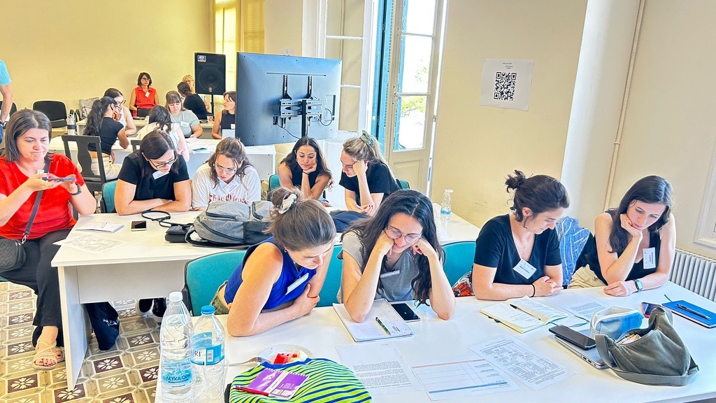 ECDC_EU's tweet photo. 3 weeks of intense learning, practicing, & networking has come to an end.
Read more about what the fellows learned during the 2024 Introductory Course in Spetses: https://t.co/IqI23gjgfT
#EPIET #EUPHEM #PAE #MediPIET #FieldEpidemiology #MicroBiology #DiseaseDetectives #SoMe4epi https://t.co/4GnWMEBj84