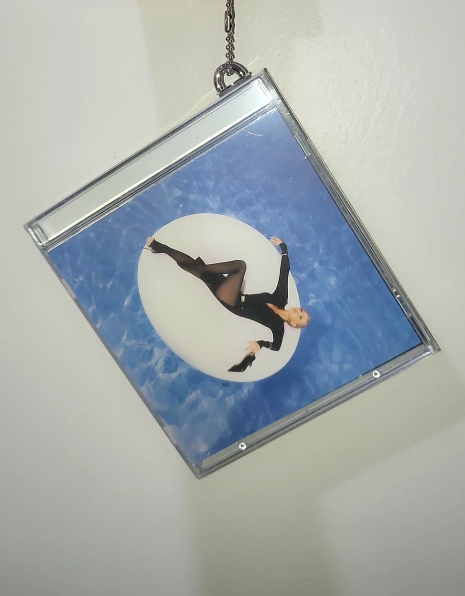grapeeboo's tweet photo. Thank you so much for this giveaway @_twheeindahan. Thank you for always supporting our Queens ✨ And finally, nagkaroon na rin ng Solo Album ni Hwasa 🥰 Ganda so much, ang cutie ng key ring 🥹

Stream NA 🔥 https://t.co/eo8XGJUDqL