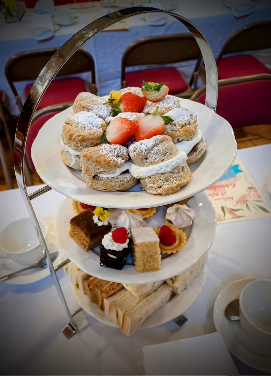 johnMbrooks72's tweet photo. Well, another busy week comes to an end, Grandparent's tea over two days.
600 cakes, 600 sandwiches, and ridiculous amounts of tea and coffee.
At least it's half term now......2 weeks off 👍
Lovely.
#benchtime https://t.co/YS4g5zzLyU