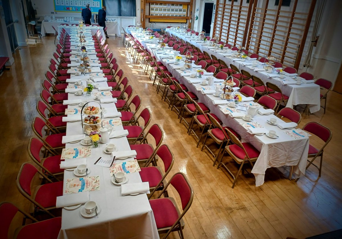 johnMbrooks72's tweet photo. Well, another busy week comes to an end, Grandparent's tea over two days.
600 cakes, 600 sandwiches, and ridiculous amounts of tea and coffee.
At least it's half term now......2 weeks off 👍
Lovely.
#benchtime https://t.co/YS4g5zzLyU
