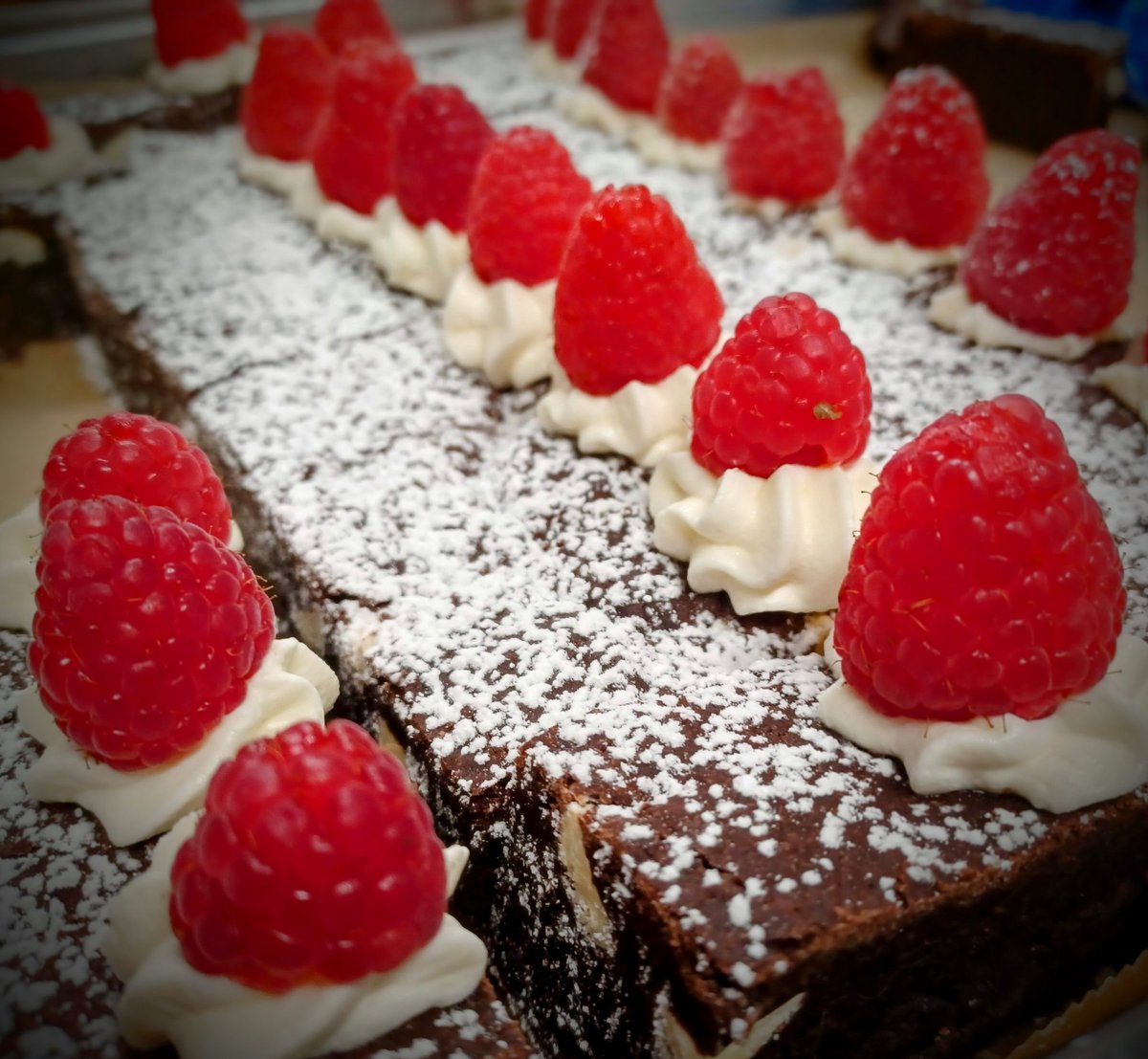 johnMbrooks72's tweet photo. Well, another busy week comes to an end, Grandparent's tea over two days.
600 cakes, 600 sandwiches, and ridiculous amounts of tea and coffee.
At least it's half term now......2 weeks off 👍
Lovely.
#benchtime https://t.co/YS4g5zzLyU