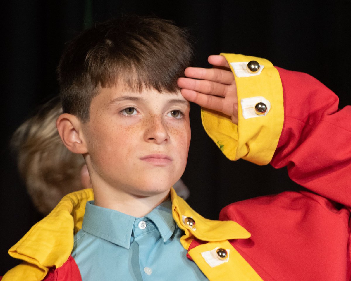 Our Year 8's final big production of Matilda was a huge hit! 
Amazing set design by our back stage crew and Mr Rogerson; wonderful make up from our support crew of mums; excellent acting and singing from the cast  #suchtalent

#BeYourBEST #BroomwoodDrama