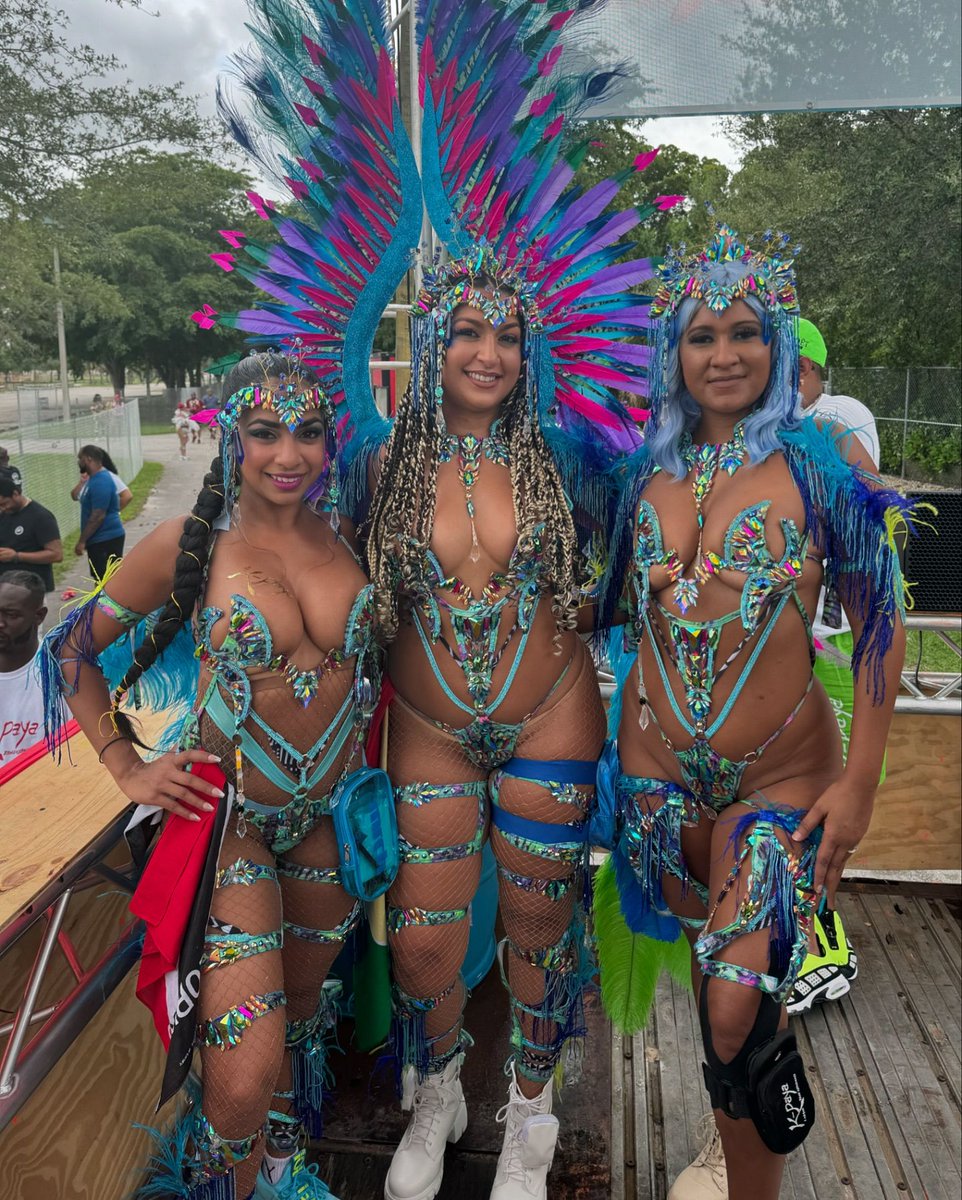 1caribbean_'s tweet photo. The beautiful women of our mas section “Liquid” were surely OUTSIDE on d’ road! 😍💦 #KpayaCarnival

Band: @kpayacarnival 
Section: @cooliegram_wtmc 
Designer: @rawlepermanand 
Section Leader: @jodel.star 

#WTMC #MiamiCarnival #TeamRK https://t.co/VDqmqVjuj6
