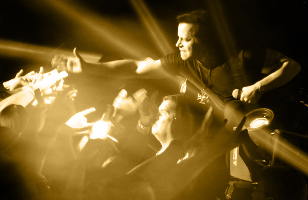 dreampropaganda's tweet image. On this date in 2019 at Madison Square Garden NYC - MISFITS (191019) #beforethepandemic #livemusic #Socialdistancing #themisfits #officialmisfits #thegarden #punkrock #goth #heavymetal #glenndanzig #doylewolfgangvonfrankenstein #jerryonly