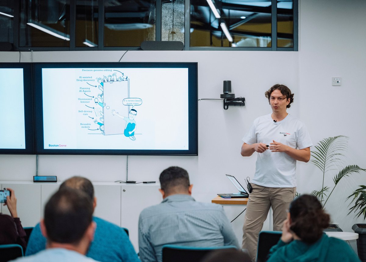 pydata_yerevan's tweet image. 🔬Yesterday, at the #PyDataYVN October meetup, Aleksandr Sarachakov, Biomedical Imaging Team Lead at BostonGene, discussed approaches to enhancing cancer treatment through the use of AI, Zarr, and AnnData for high-speed biomedical imaging.