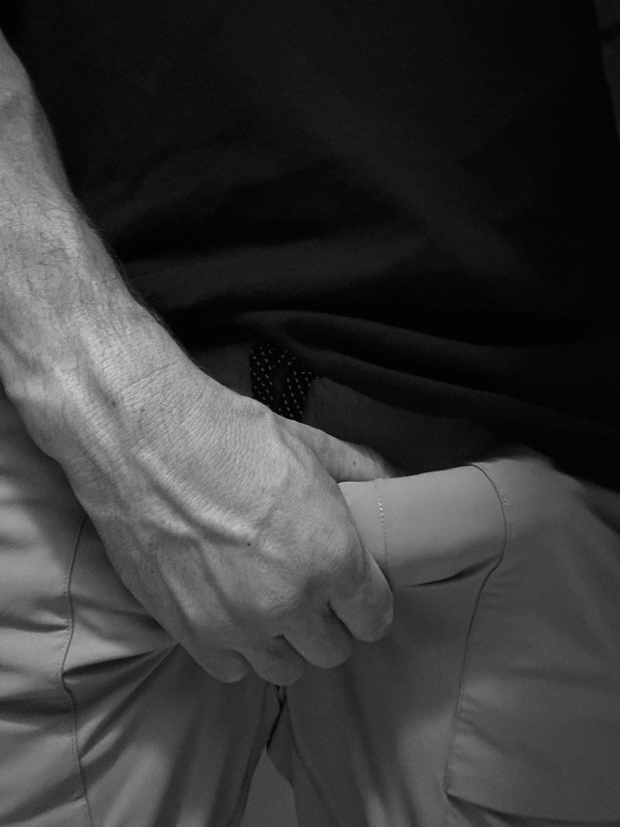 JackedJared's tweet image. Hello 👋🏻 #greysweatpants #bulge