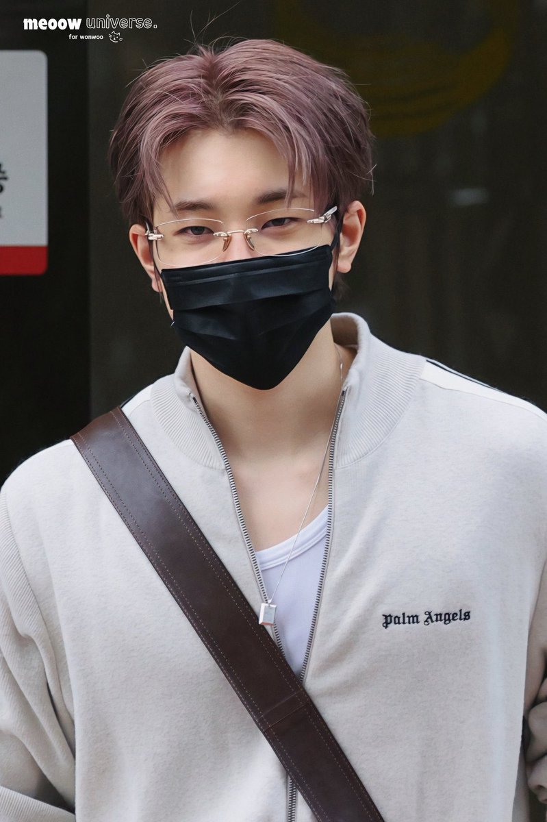 おしまいだ…わたしのかけて欲しいタイプのメガネかけてるよ…