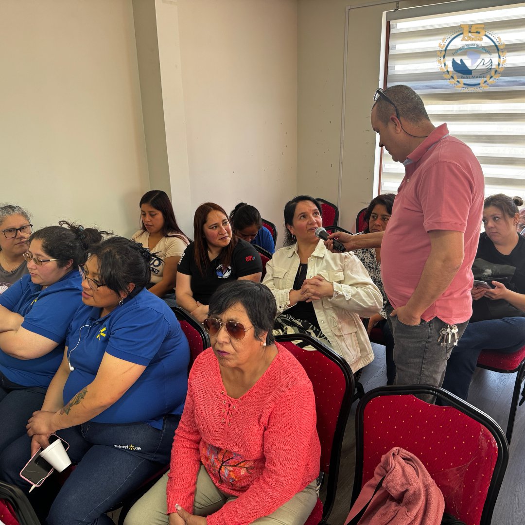 Fedwalmartcl's tweet photo. ...junto a la asesoría de CETRA, en esta instancia con Carlos Cano y Carmen Silvia Madariaga. Apoyando Viviana Gutiérrez, secretaria de Organización y desde las comunicaciones estuvo apoyando César Toro, conectando a más de un centenar de dirigentes/as sindicales desde regiones. https://t.co/UvsernvfMK