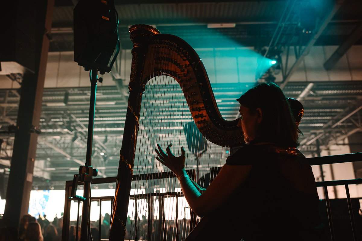 auroraorchestra's tweet photo. "Few people have the ability to experience these massive late-romantic scores from the inside as the players do. This was the next best thing." ⭐️⭐️⭐️⭐️⭐️(@thetimes)

About last night at @drumsheds...

https://t.co/GSqPCmLexH https://t.co/mpGh6sr7xM