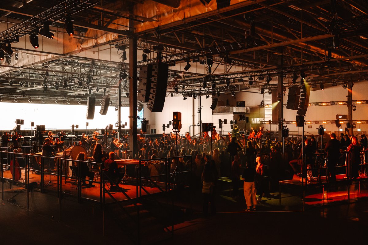 "Few people have the ability to experience these massive late-romantic scores from the inside as the players do. This was the next best thing." ⭐️⭐️⭐️⭐️⭐️(<a href="/thetimes/">The Times and The Sunday Times</a>)

About last night at <a href="/drumsheds/">Drumsheds</a>...

thetimes.com/culture/classi…