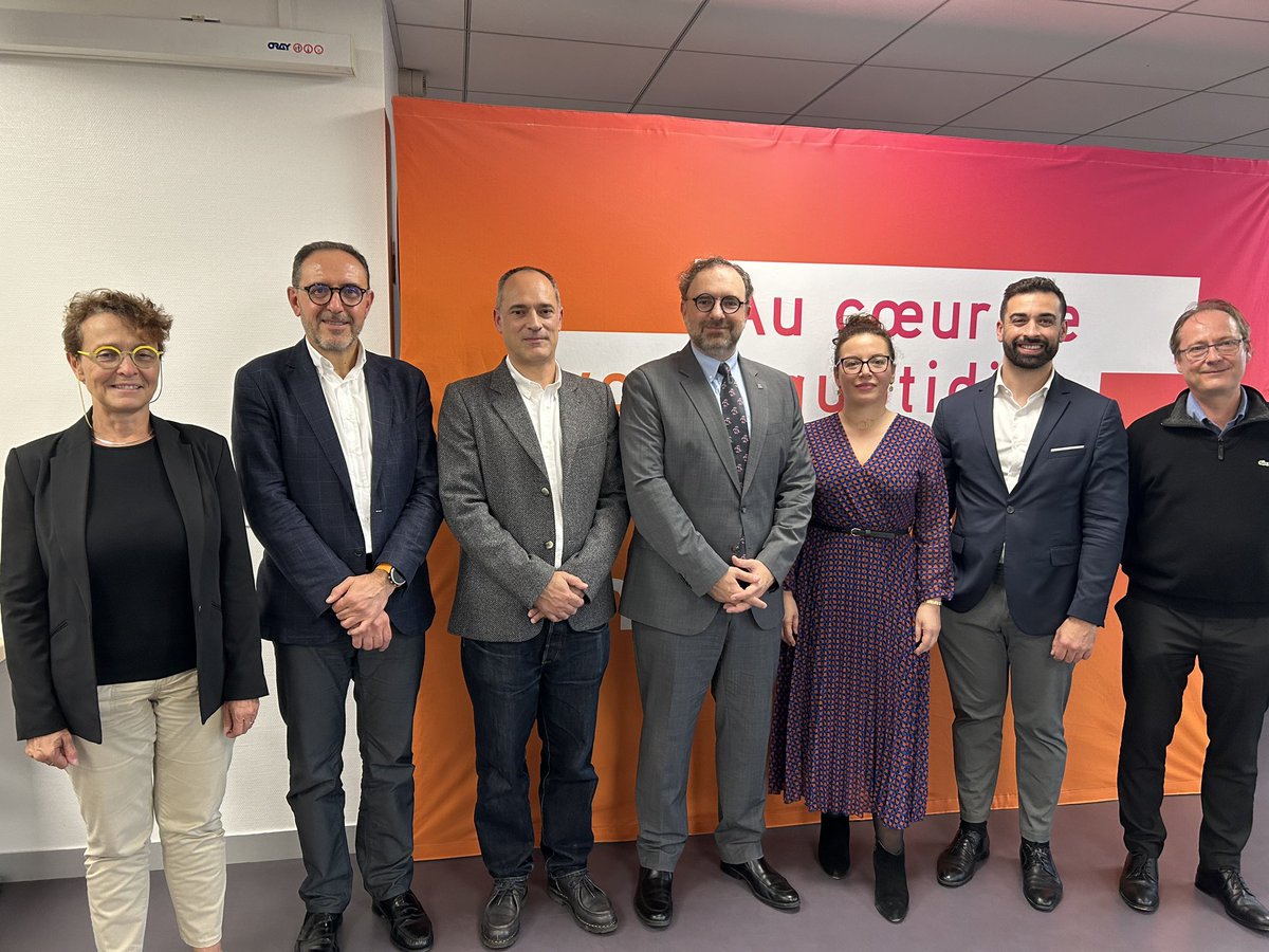 Maxime Boyer (@maximeboyer31) on Twitter photo 📚à la suite de l’invitation <a href="/JuliMinoves/">Juli Minoves</a> en Andorre, j’ai eu le plaisir de l’accueillir à #Toulouse avec les représentants des Universités <a href="/UTCapitole/">Université Toulouse Capitole</a> <a href="/UTJeanJaures/">UT Jean Jaurès</a> <a href="/UT3PaulSabatier/">UT3 Paul Sabatier</a> <a href="/Univ_Toulouse/">Université de Toulouse</a>.
Le dialogue entre nos universités est une richesse que <a href="/jlmoudenc/">Jean-Luc Moudenc</a> soutient. 📚à la suite de l’invitation <a href="/JuliMinoves/">Juli Minoves</a> en Andorre, j’ai eu le plaisir de l’accueillir à #Toulouse avec les représentants des Universités <a href="/UTCapitole/">Université Toulouse Capitole</a> <a href="/UTJeanJaures/">UT Jean Jaurès</a> <a href="/UT3PaulSabatier/">UT3 Paul Sabatier</a> <a href="/Univ_Toulouse/">Université de Toulouse</a>.
Le dialogue entre nos universités est une richesse que <a href="/jlmoudenc/">Jean-Luc Moudenc</a> soutient.