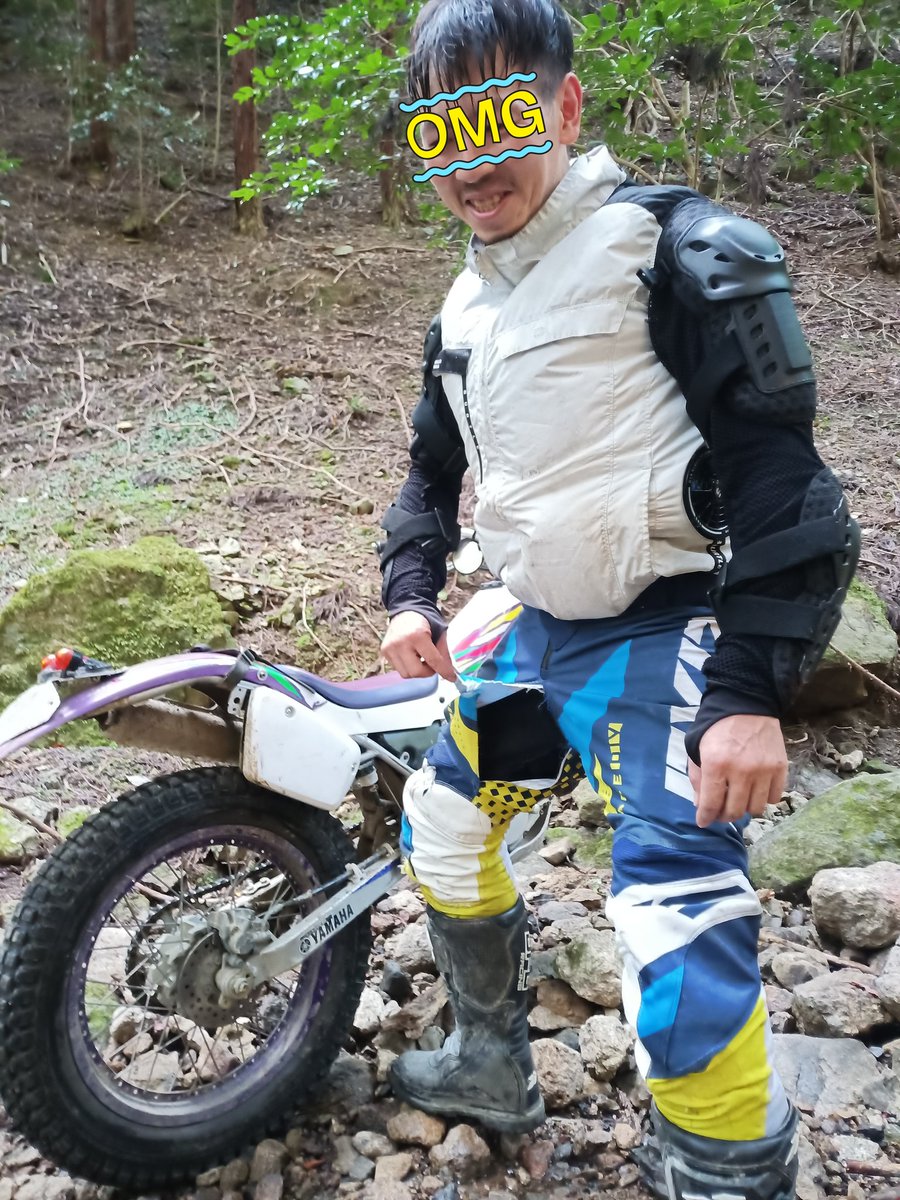 RewFd3s's tweet photo. 今日のマムシ沢縛り(ラボ氏岩まで)
何度かバイクを投げる→テールをおれのSexy Zoneをかすめる結果コレ。今年おろしたてやのに(泣)
#INGW
#マムシ
#Sexy Zone強化プロジェクト https://t.co/SZGMCj4hPe