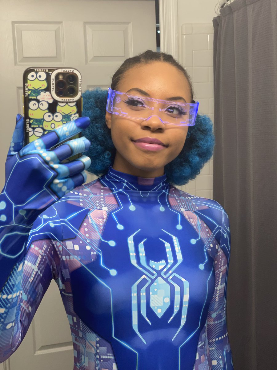 KB 𓆏★ tweet media