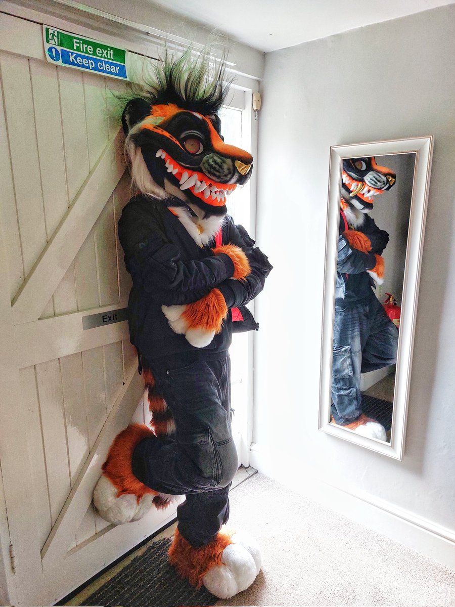 Are you cool enough to come in?
📸 <a href="/HuberDavie/">Dave Huber</a> 
Suit by <a href="/KupferBeast/">KupferBeast✨ Kiko</a>